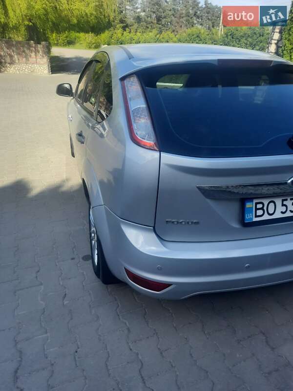 Хэтчбек Ford Focus 2009 в Волочиске