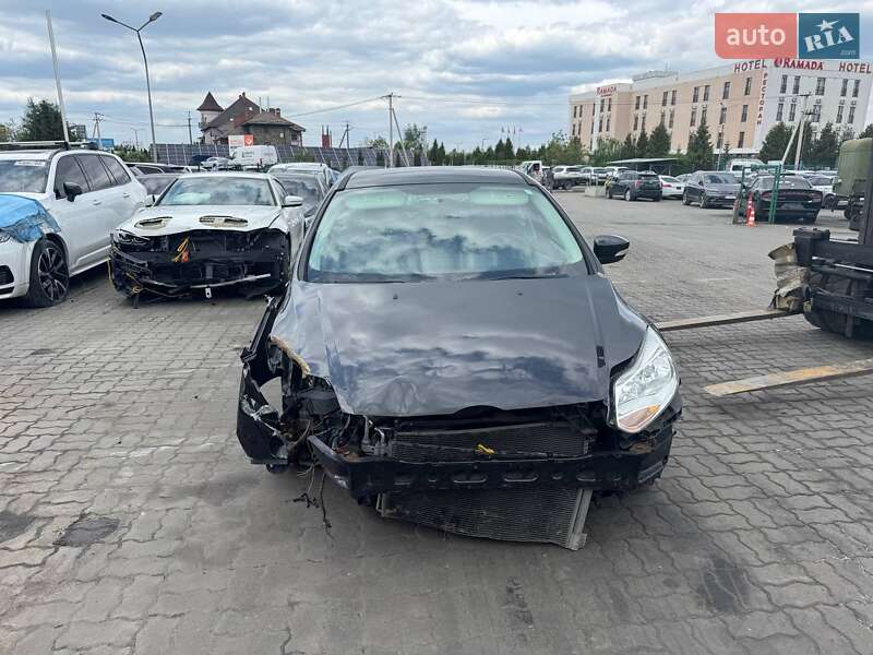 Хэтчбек Ford Focus 2013 в 