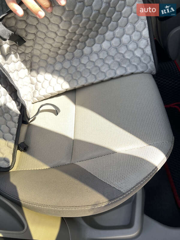 Седан Ford Focus 2014 в Киеве фото 12 Седан Ford Focus 2014 в Киеве