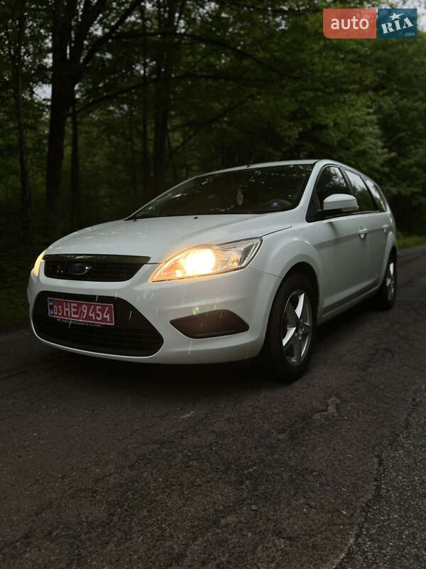 Универсал Ford Focus 2010 в 