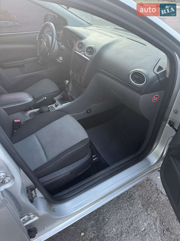 Хэтчбек Ford Focus 2010 в Запорожье