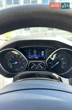 Седан Ford Focus 2015 в 