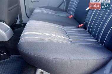 Хэтчбек Ford Focus 2011 в 