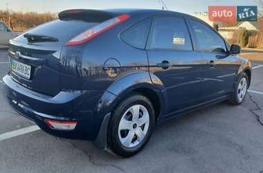 Хэтчбек Ford Focus 2011 в 