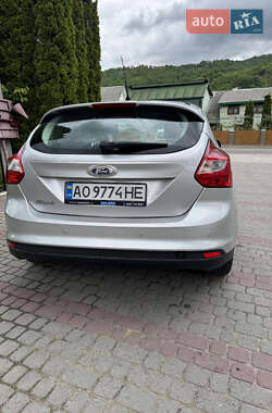 Хетчбек Ford Focus 2011 в 