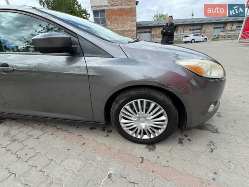 Седан Ford Focus 2011 в Калуше
