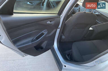 Хетчбек Ford Focus 2015 в 