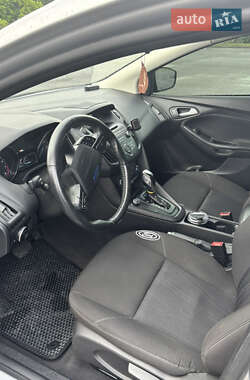 Хэтчбек Ford Focus 2015 в 