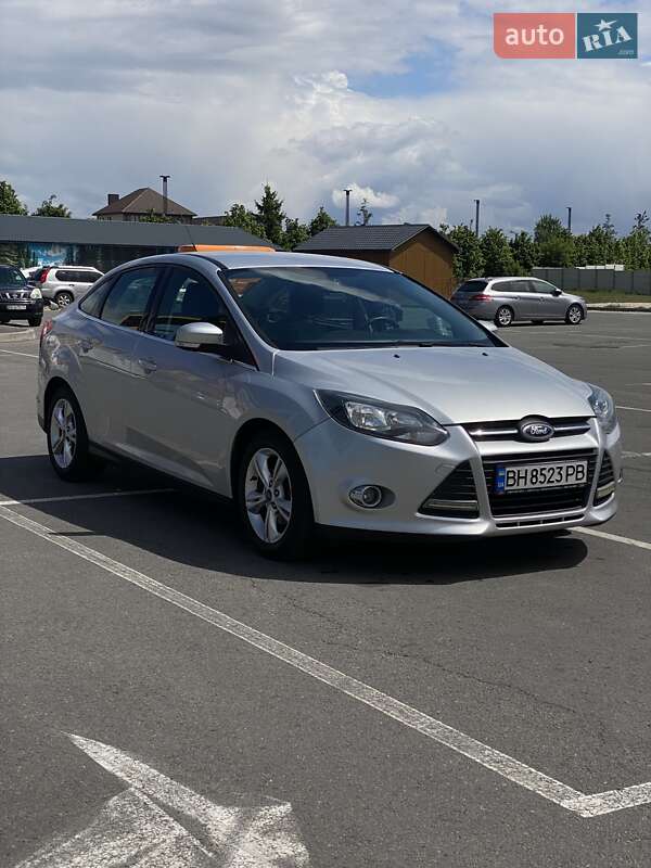 Седан Ford Focus 2013 в Софиевской Борщаговке