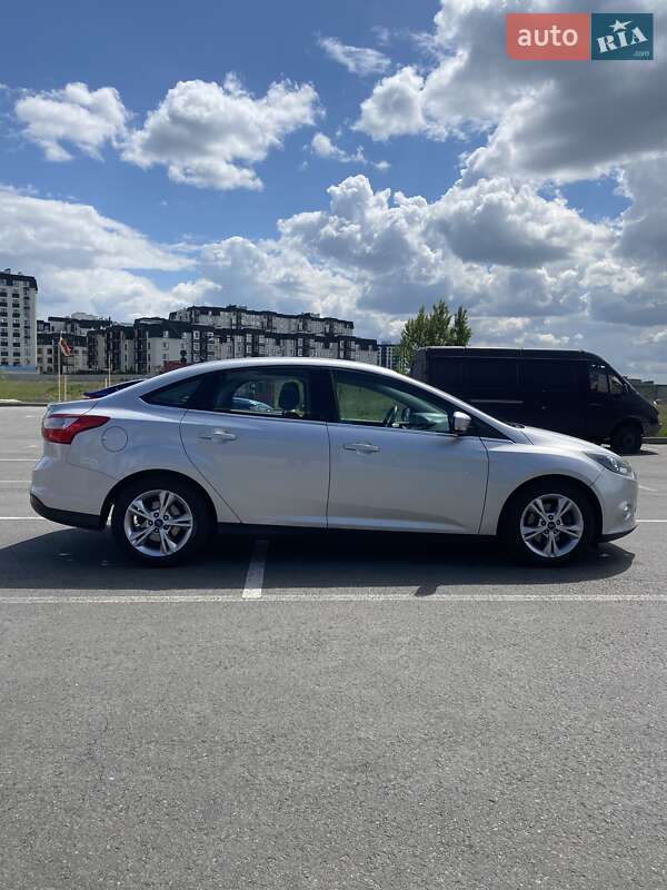Седан Ford Focus 2013 в Софиевской Борщаговке