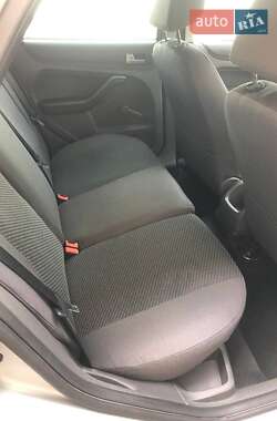 Хэтчбек Ford Focus 2006 в 