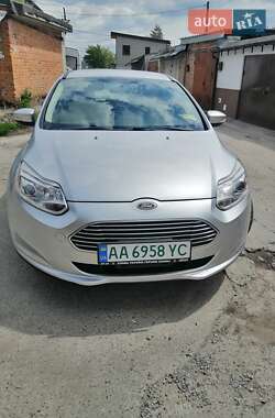Седан Ford Focus 2016 в Киеве