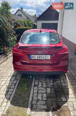 Седан Ford Focus 2015 в 