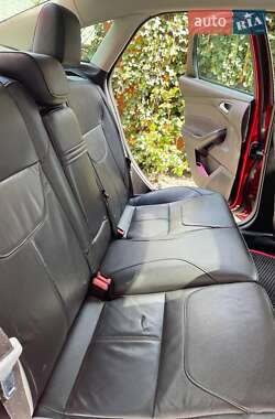 Седан Ford Focus 2015 в 