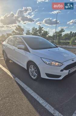 Седан Ford Focus 2015 в 