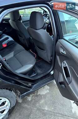 Хэтчбек Ford Focus 2013 в 