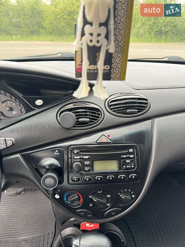 Седан Ford Focus 2001 в Києві