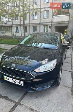 Седан Ford Focus 2015 в 