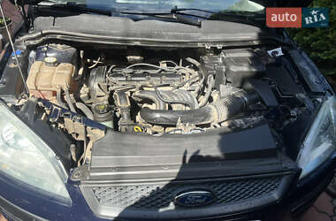 Хэтчбек Ford Focus 2005 в 