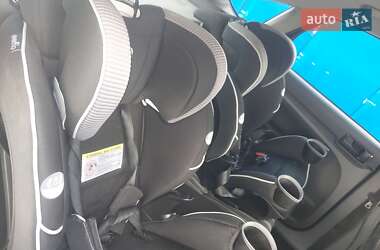 Хэтчбек Ford Focus 2011 в 