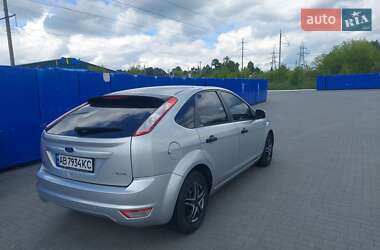 Хэтчбек Ford Focus 2011 в 