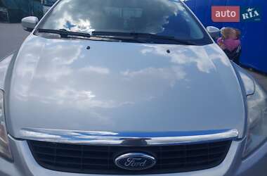 Хэтчбек Ford Focus 2011 в 