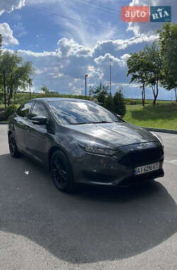Седан Ford Focus 2015 в 