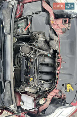 Хэтчбек Ford Focus 2012 в 