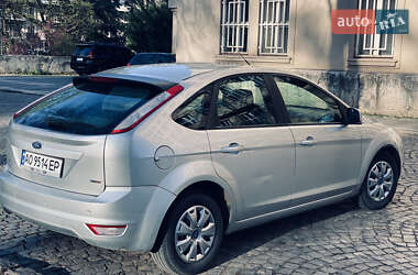 Хэтчбек Ford Focus 2009 в 