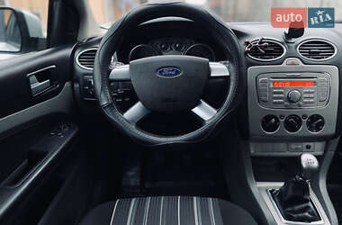 Хэтчбек Ford Focus 2009 в 
