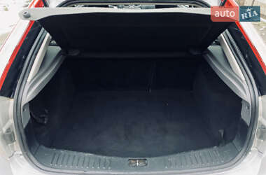 Хэтчбек Ford Focus 2009 в 