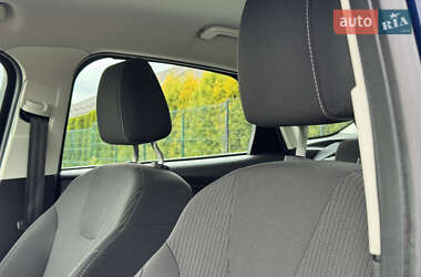 Хэтчбек Ford Focus 2012 в 