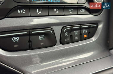 Хэтчбек Ford Focus 2012 в 