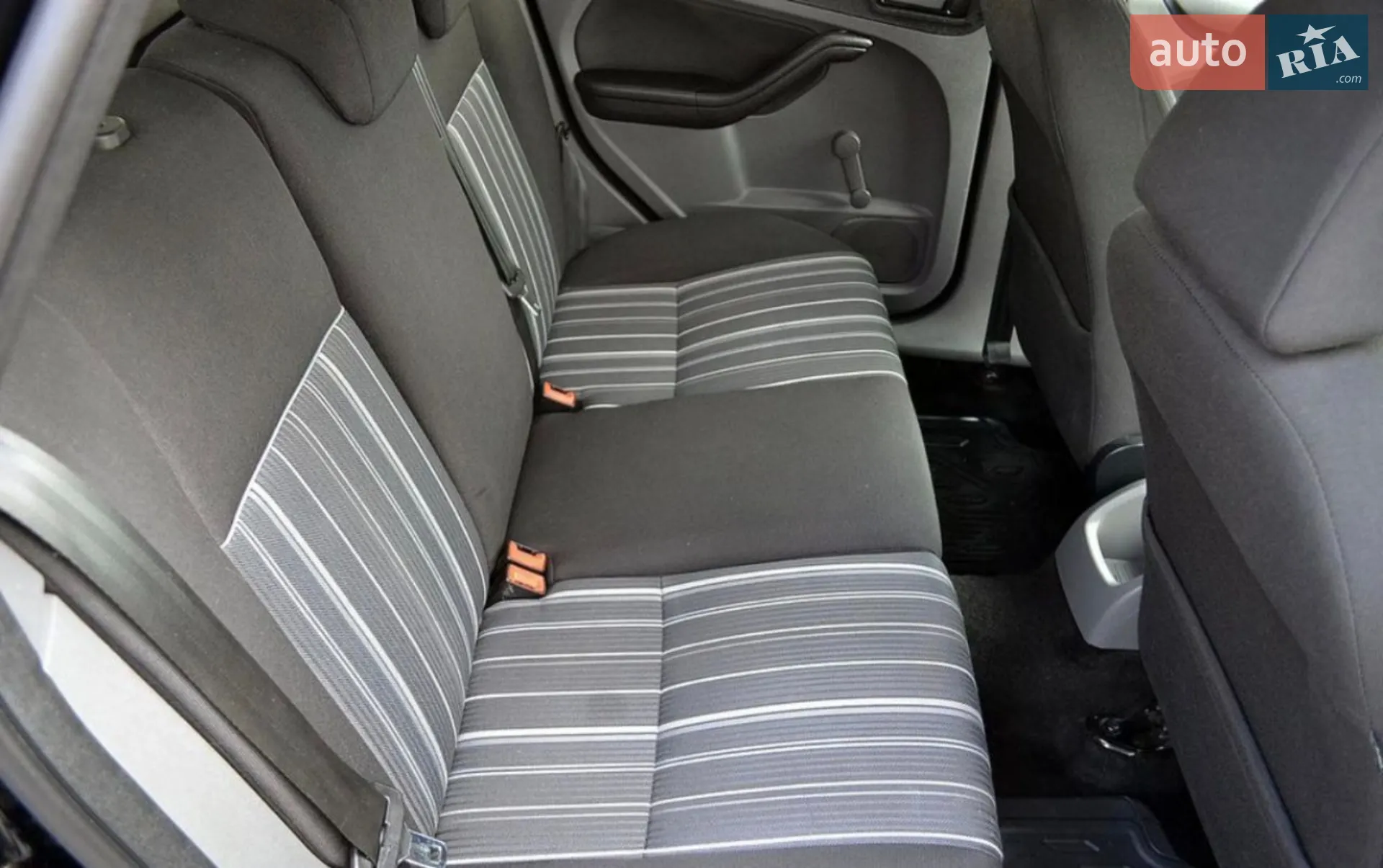 2010 Ford Focus - мініатюра 6
