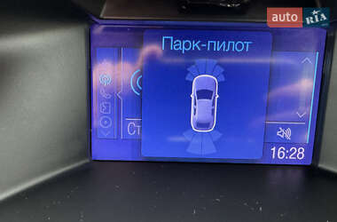 Хетчбек Ford Focus 2014 в 