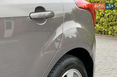 Хетчбек Ford Focus 2014 в 