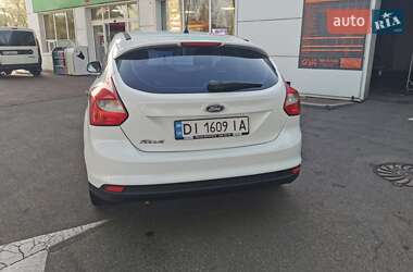 Хетчбек Ford Focus 2012 в 