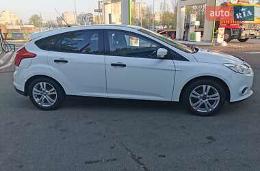 Хетчбек Ford Focus 2012 в 