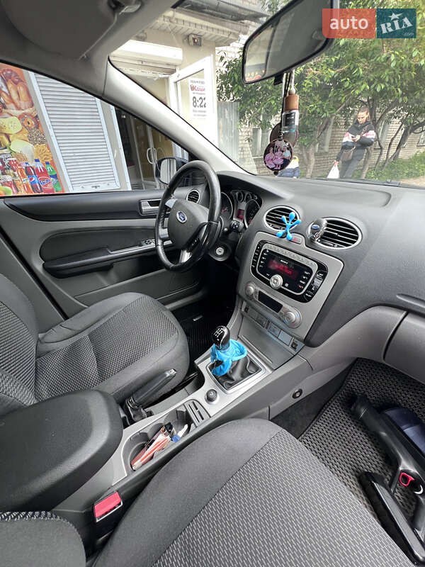 Седан Ford Focus 2010 в Шостці