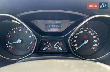 Хэтчбек Ford Focus 2013 в 