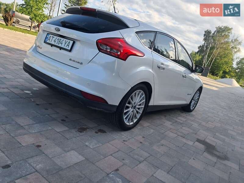 Хетчбек Ford Focus 2015 в Івано-Франківську