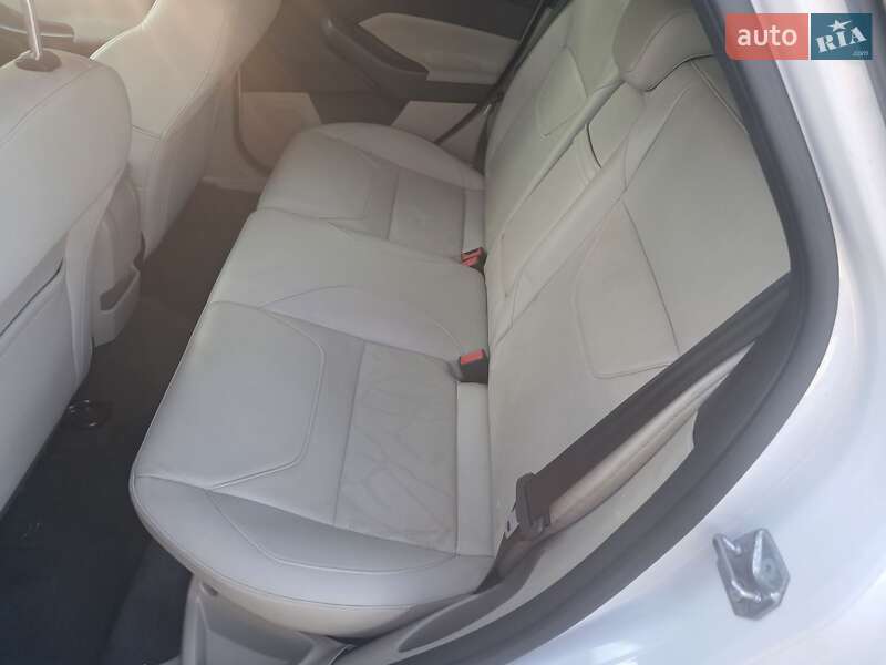 Хетчбек Ford Focus 2015 в Івано-Франківську