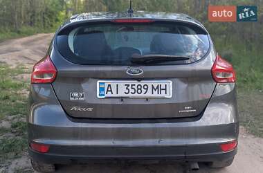 Хэтчбек Ford Focus 2015 в 