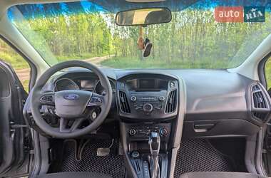 Хэтчбек Ford Focus 2015 в 