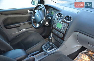 Седан Ford Focus 2005 в 