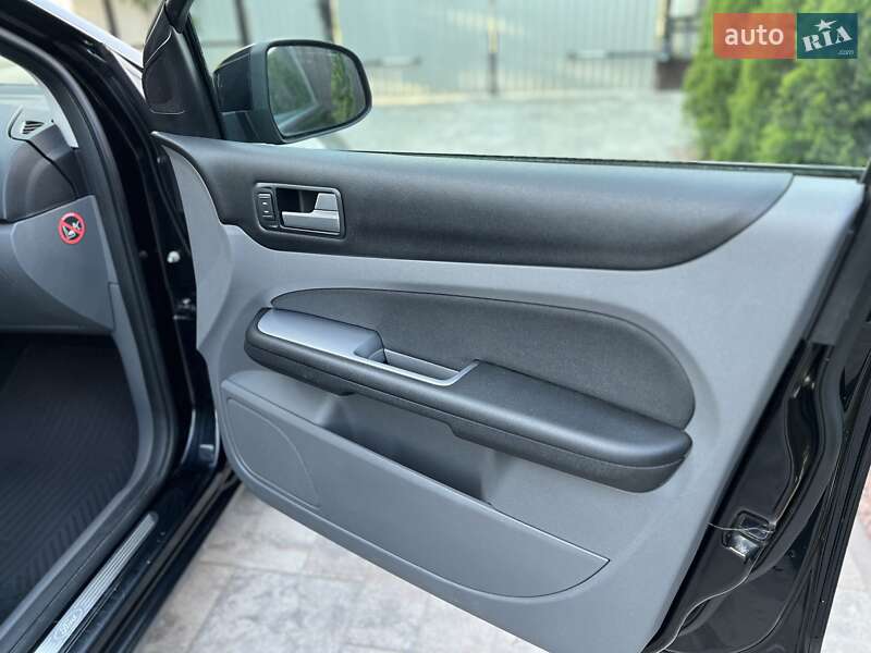 Універсал Ford Focus 2008 в Сарнах