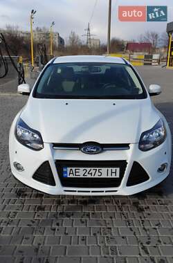 Хэтчбек Ford Focus 2013 в 