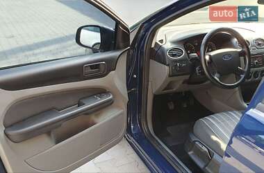Хетчбек Ford Focus 2011 в 