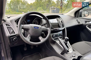 Хэтчбек Ford Focus 2011 в 
