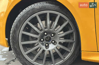 Хэтчбек Ford Focus 2012 в 